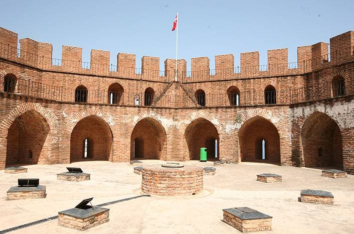 Стена крепости Алании