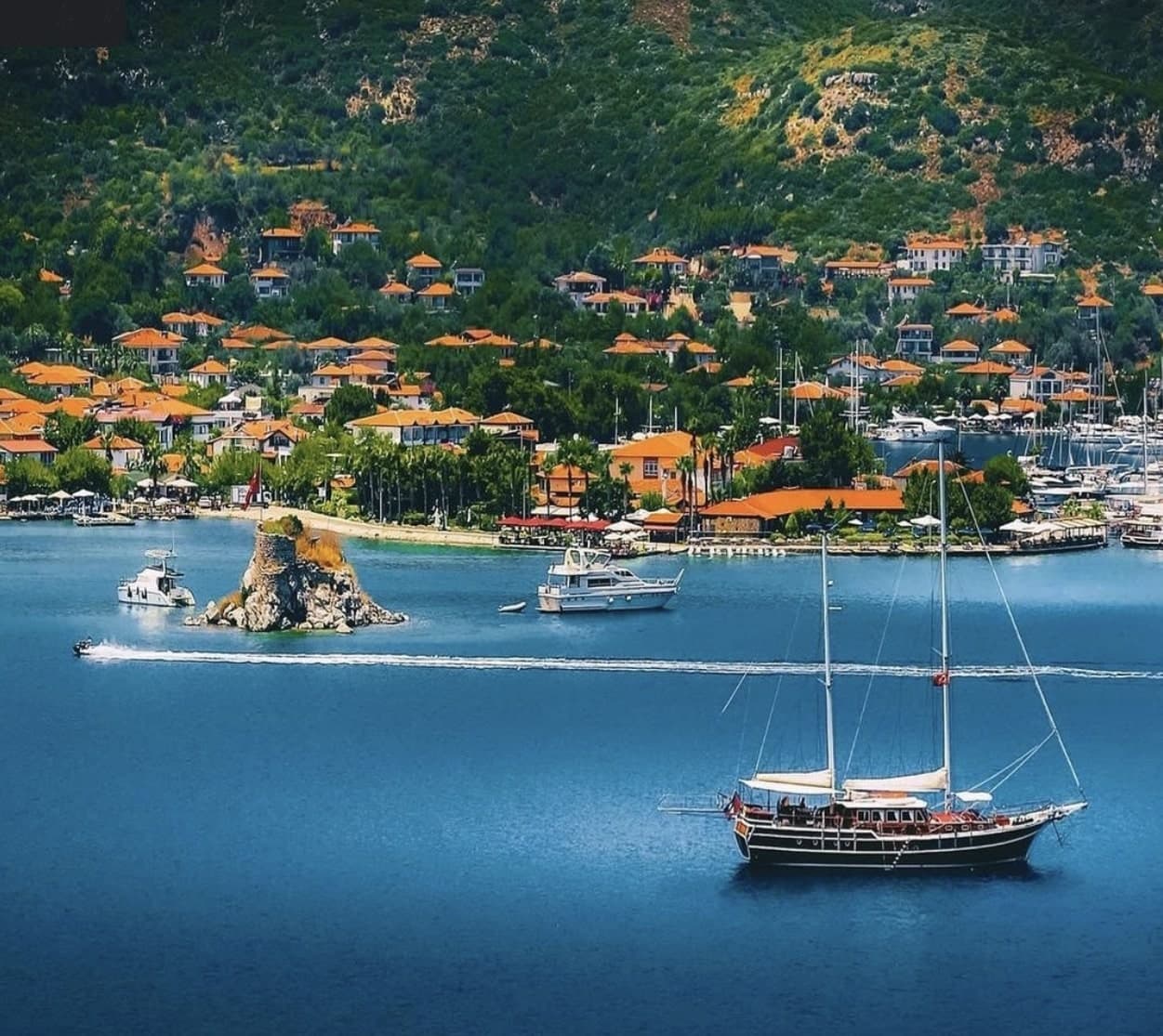 Описание курорта Мармарис в Турции, пляжи, отели,
                    достопримечательности.