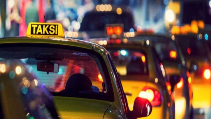 Стамбульское такси в ночное время